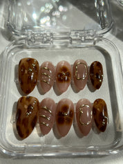 Chic Tortoise Oval Nails