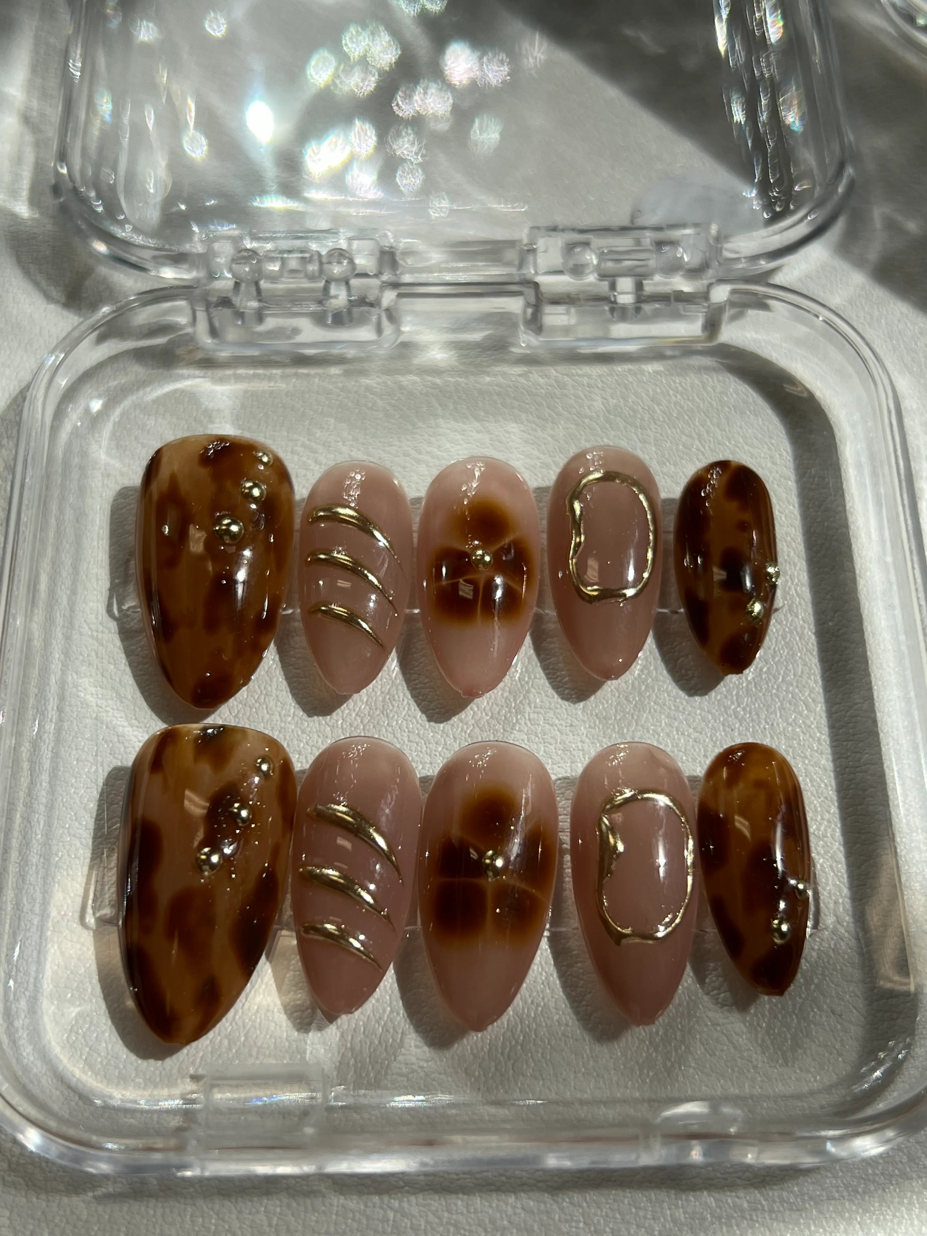 Chic Tortoise Oval Nails