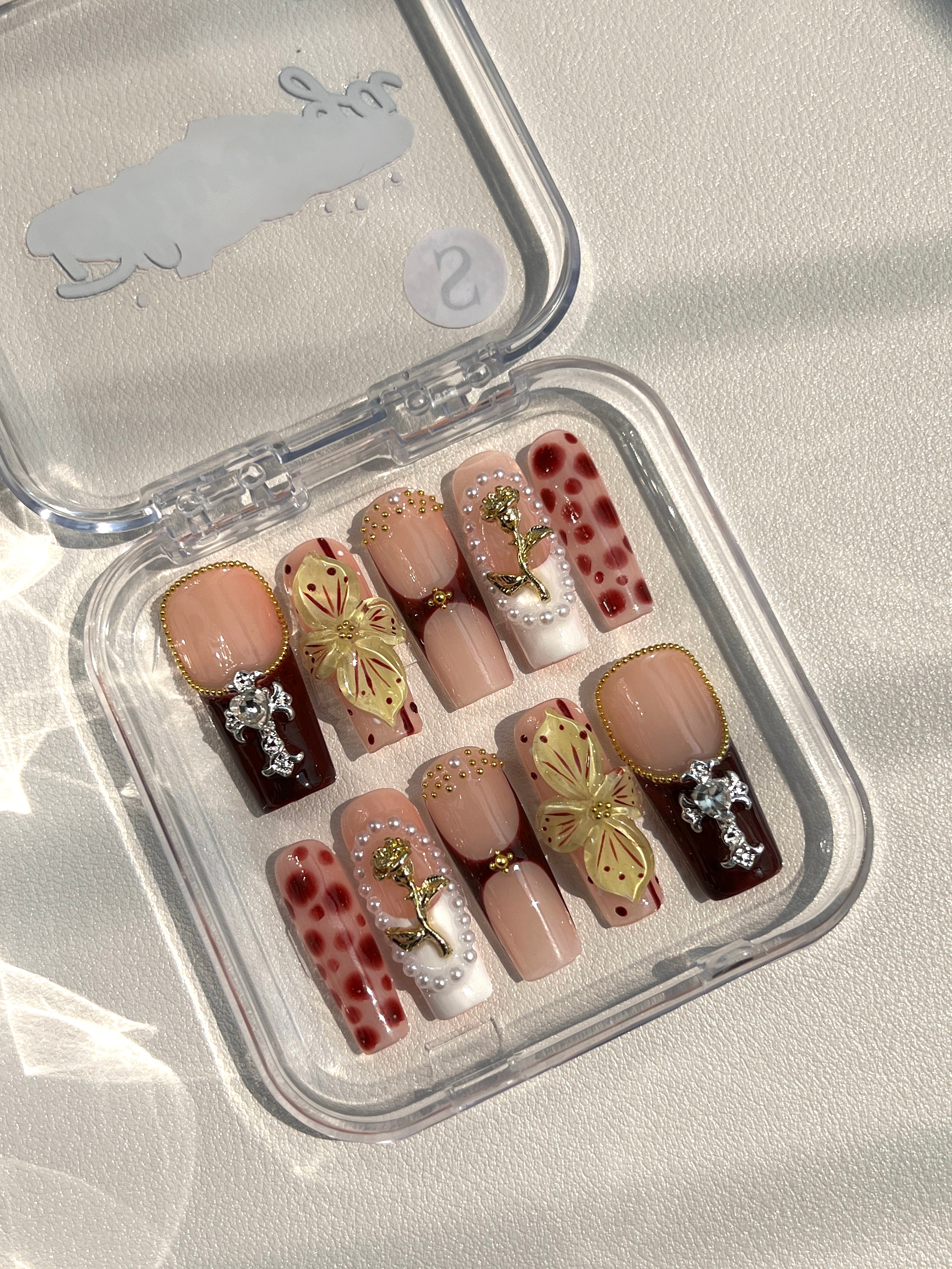 Opulent Floral Elegance Nails