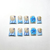 Flor azul de pico corto